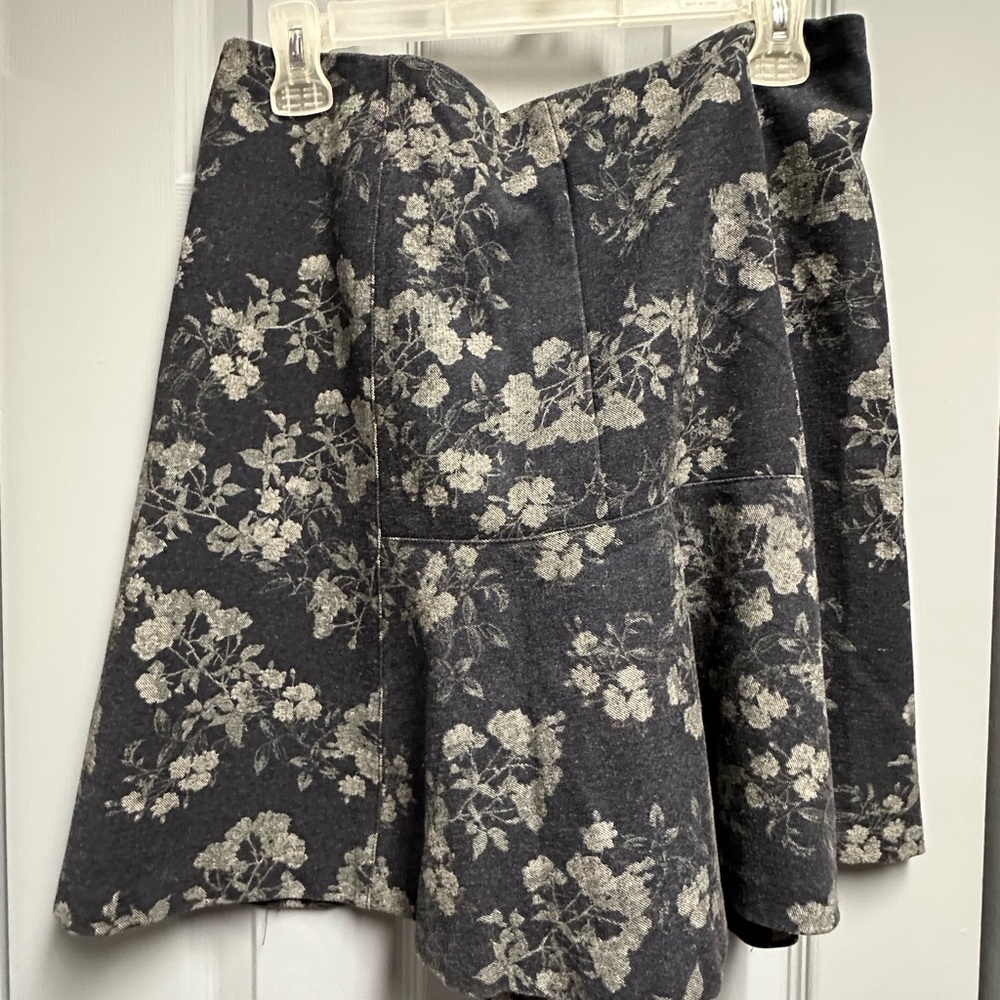Banana Republic Black and Cream Floral Skater Skirt